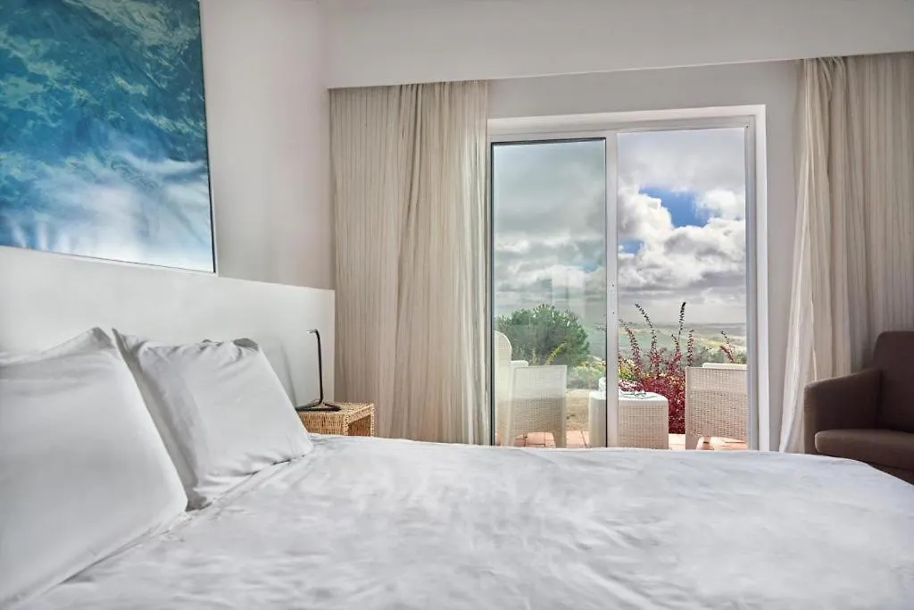 Alto Da Lua Bed & Breakfast Bordeira