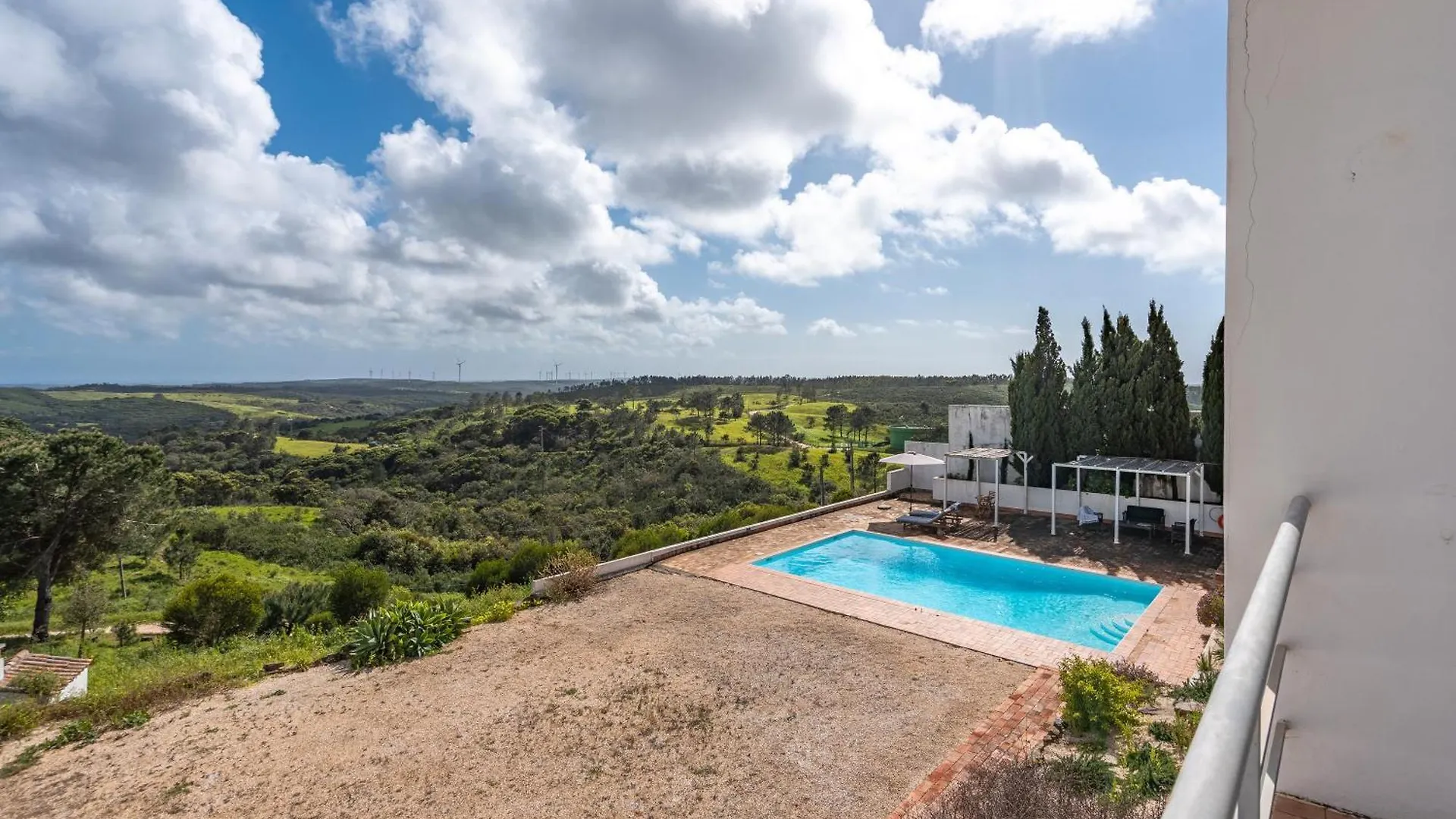 Alto Da Lua Bed & Breakfast Bordeira