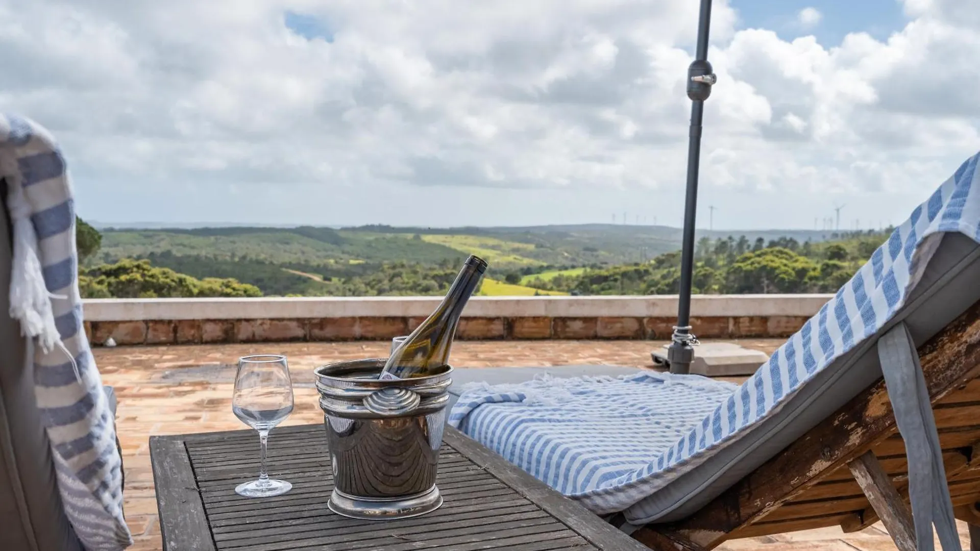 Alto Da Lua Bed & Breakfast Bordeira