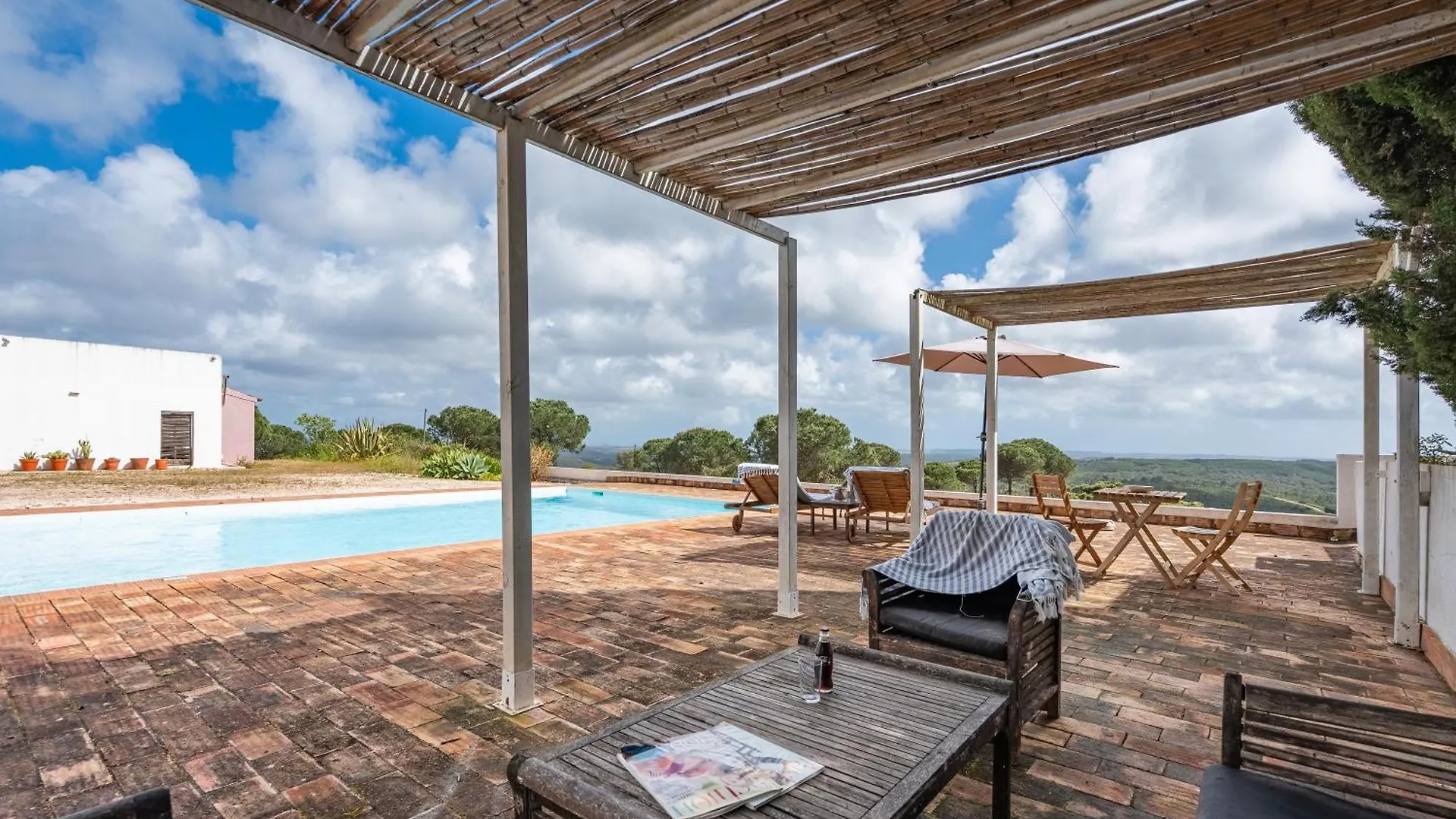 Alto Da Lua Bed & Breakfast Bordeira