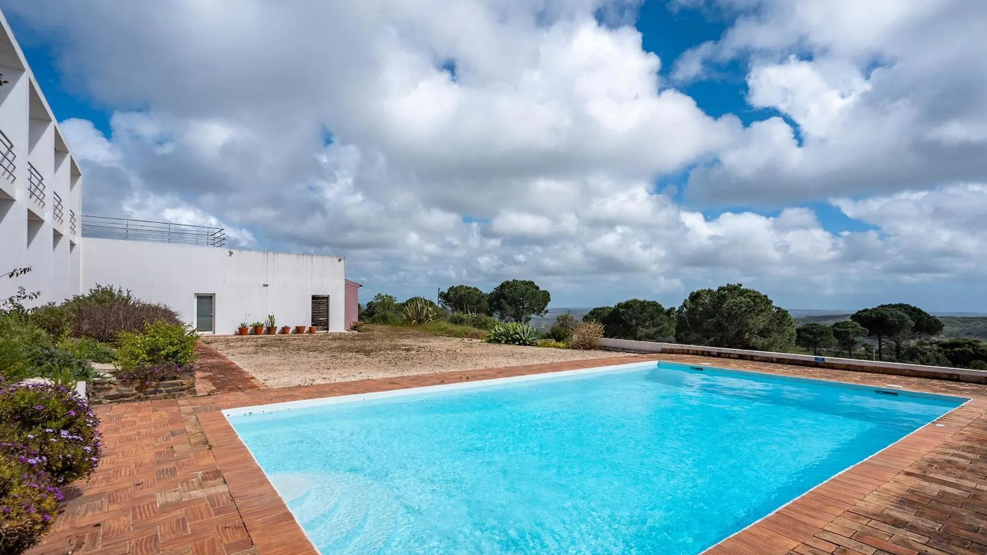Alto Da Lua Bed & Breakfast Bordeira  Bordeira (Bordeira)