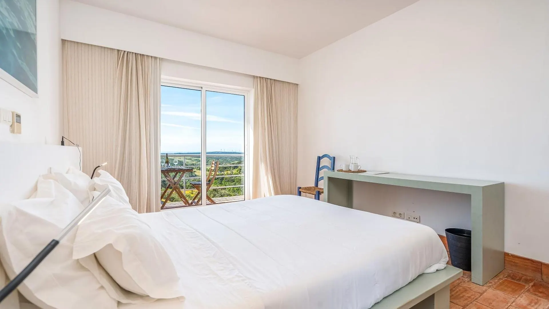 Alto Da Lua Bed & Breakfast Bordeira